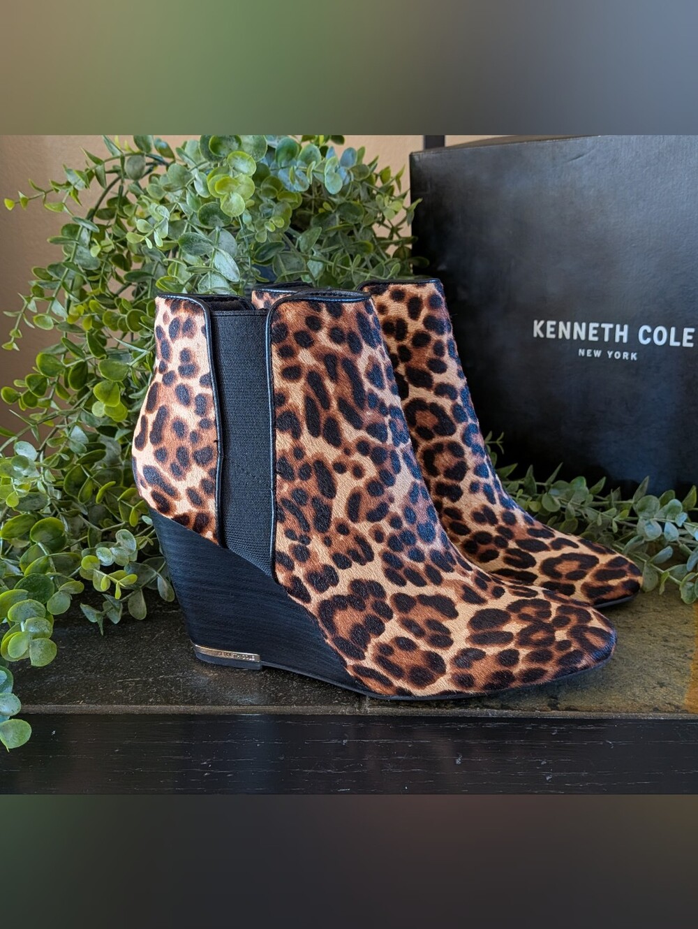 NWT Kenneth Cole  Leopard Print Calf-Hair Wedge Ankle Boooties Size 6M